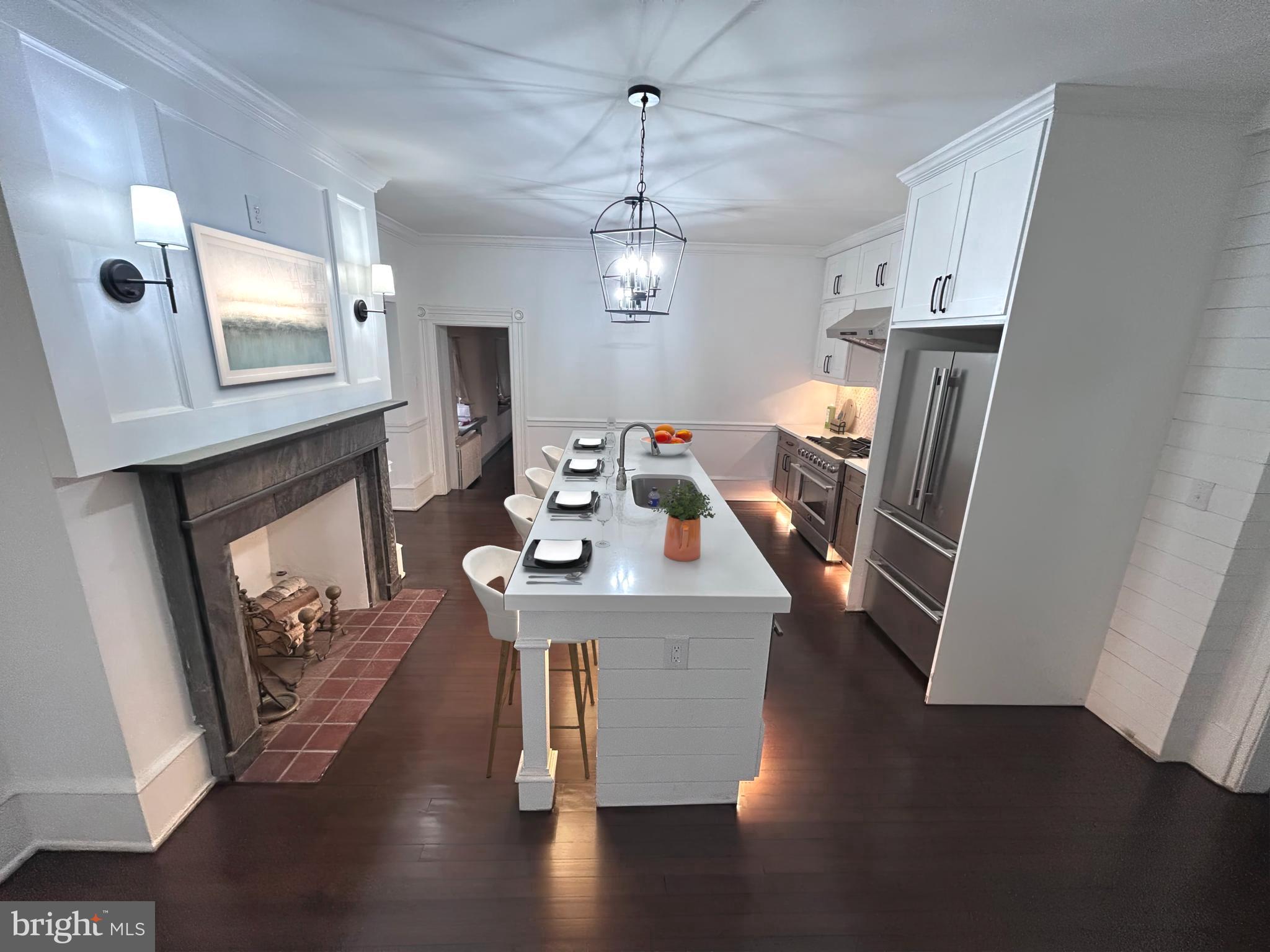 571 N NEWTOWN STREET ROAD