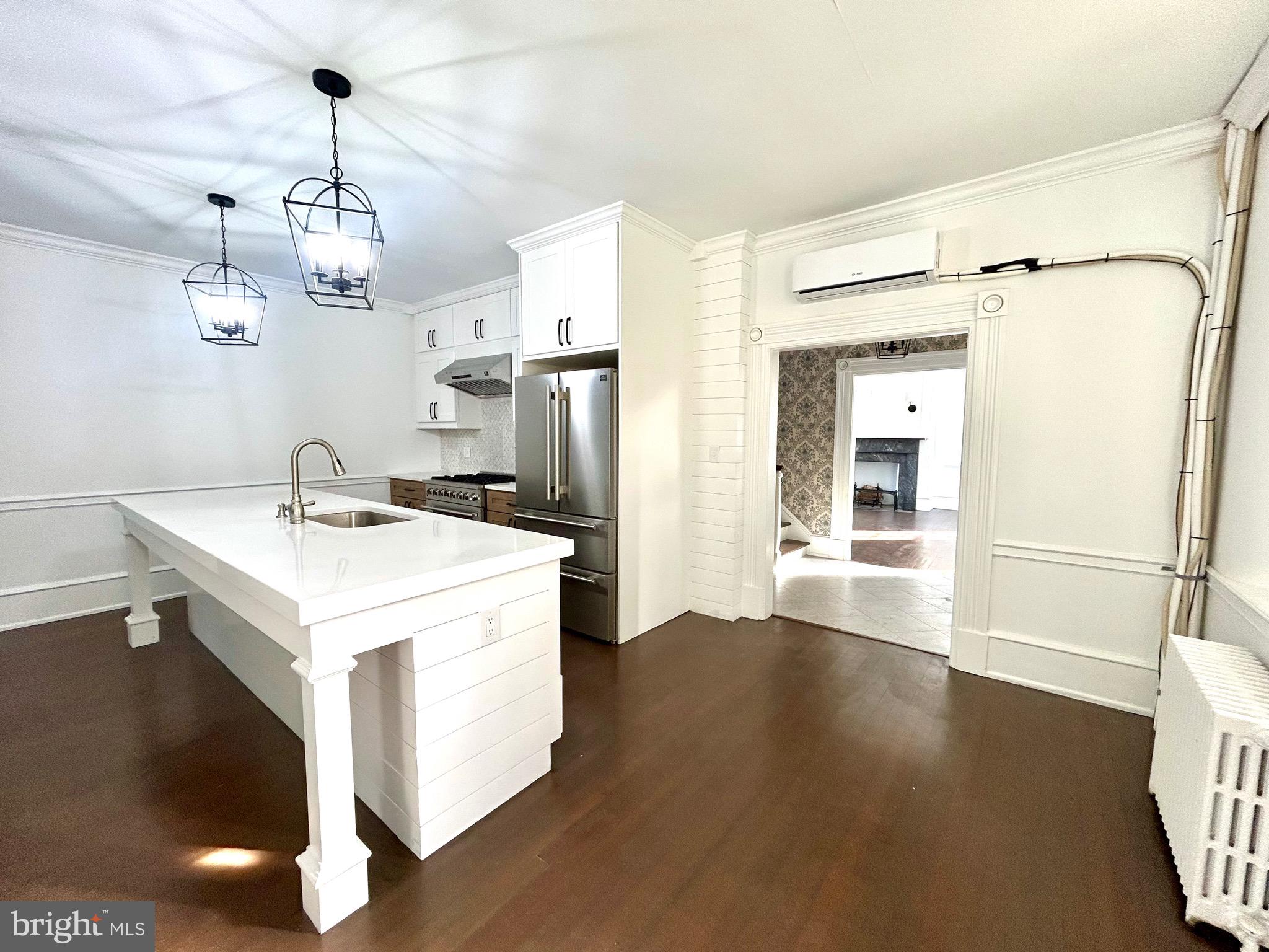 571 N NEWTOWN STREET ROAD