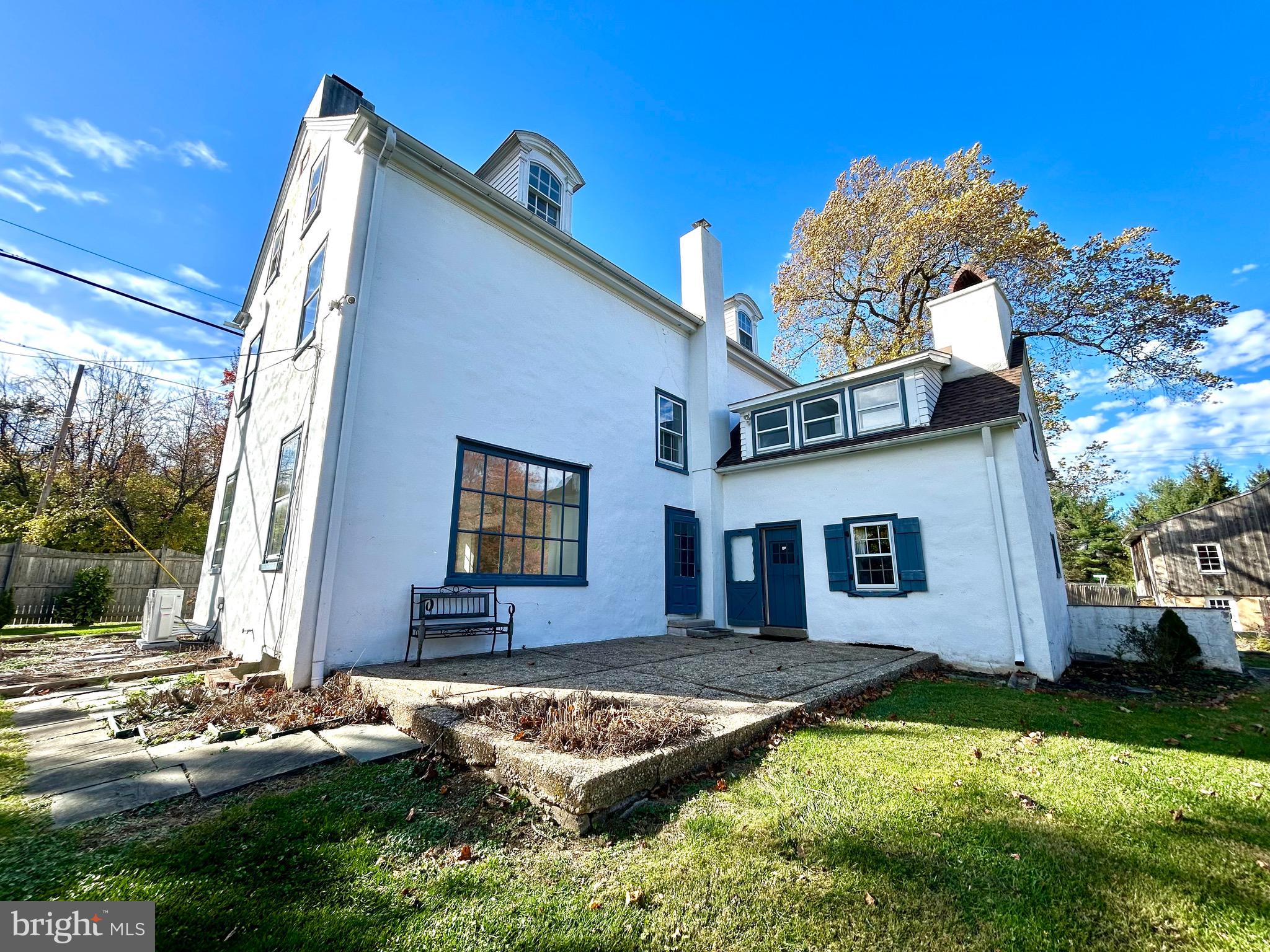 571 N NEWTOWN STREET ROAD