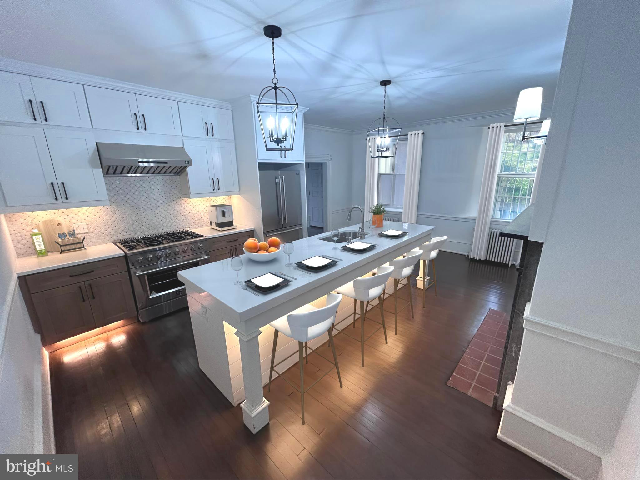 571 N NEWTOWN STREET ROAD