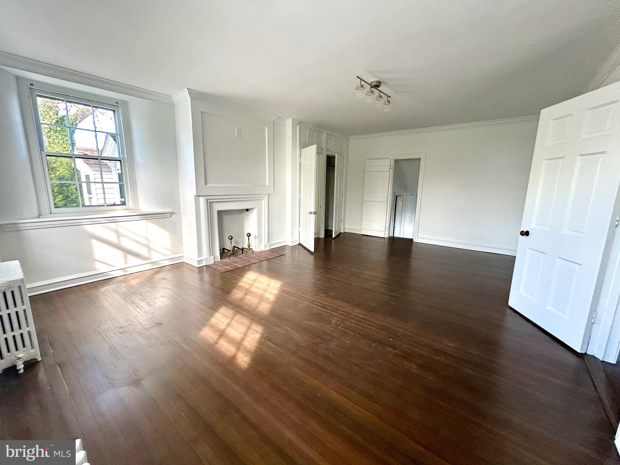 571 N NEWTOWN STREET ROAD