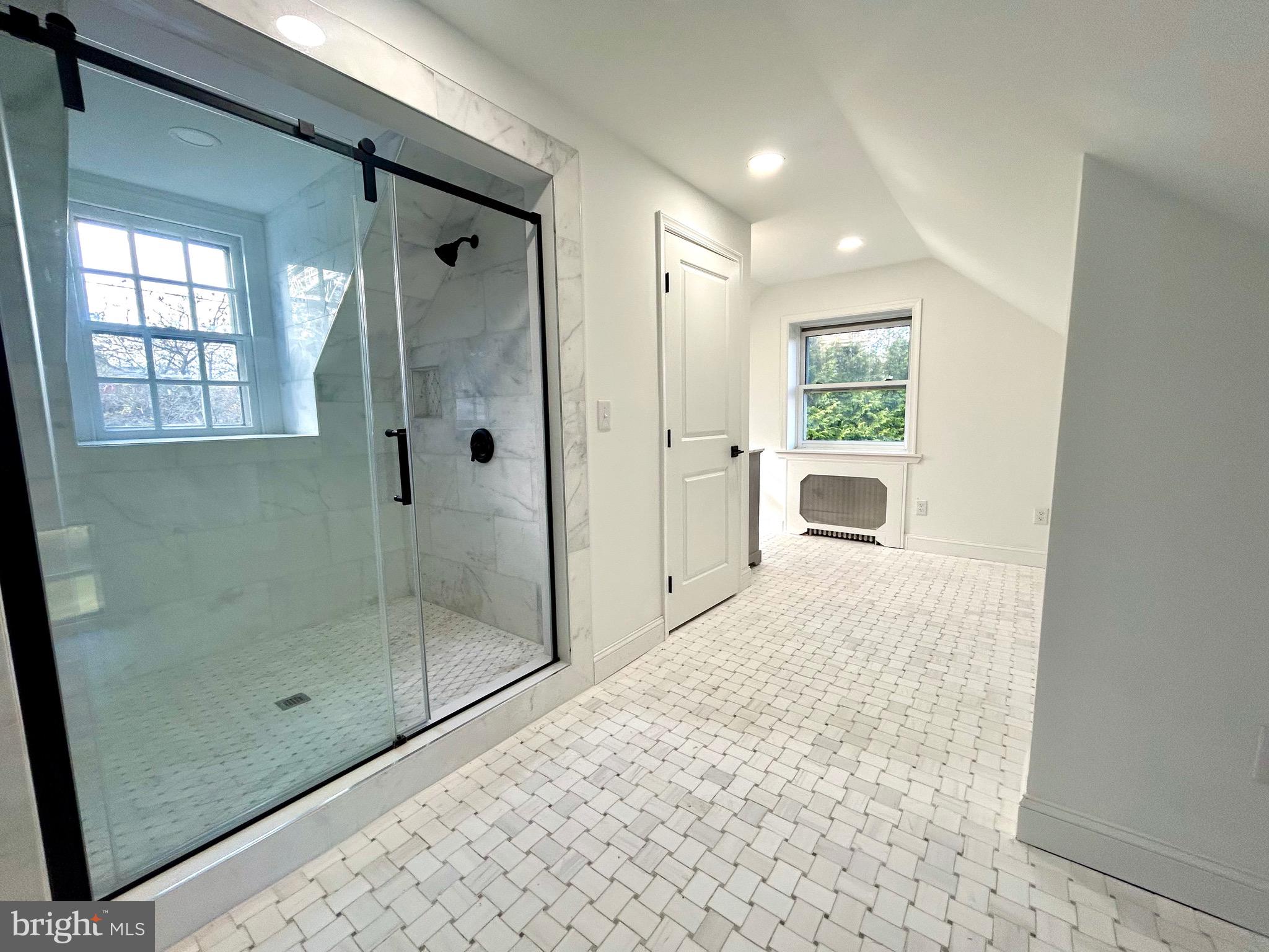 571 N NEWTOWN STREET ROAD