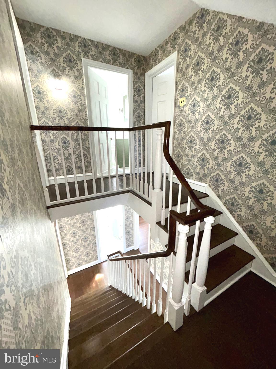 571 N NEWTOWN STREET ROAD