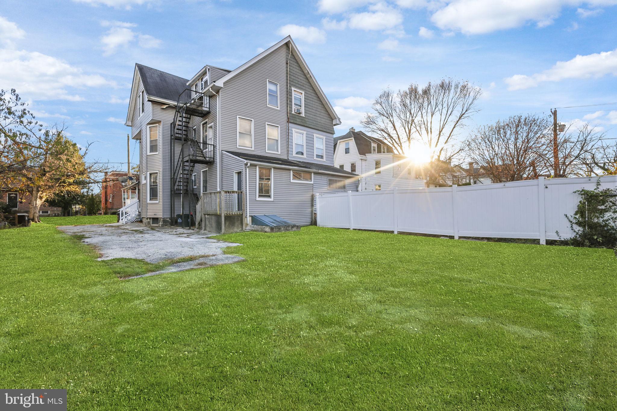 37 E STRATFORD AVENUE