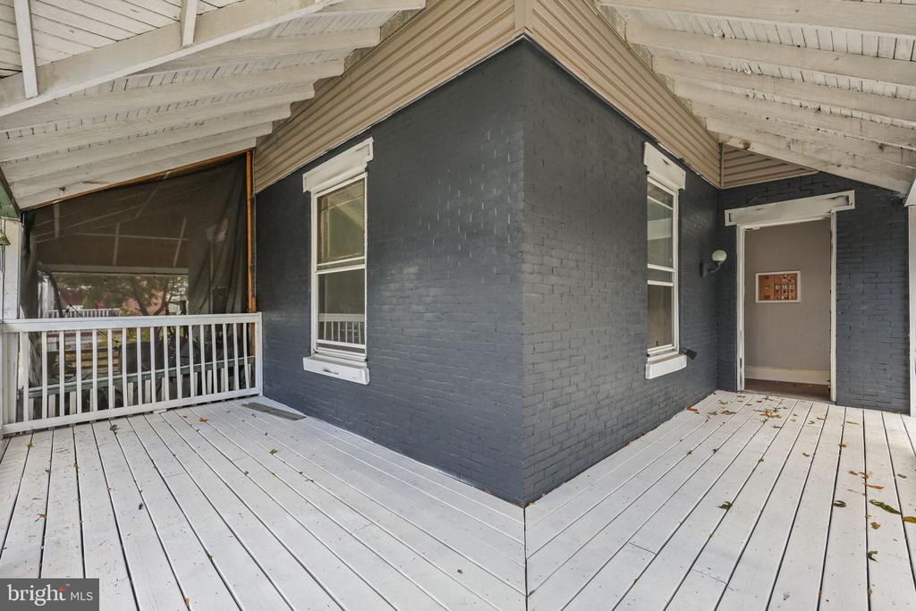 37 E STRATFORD AVENUE