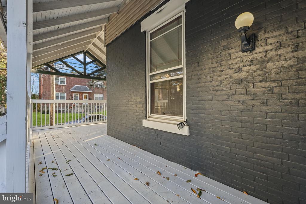 37 E STRATFORD AVENUE