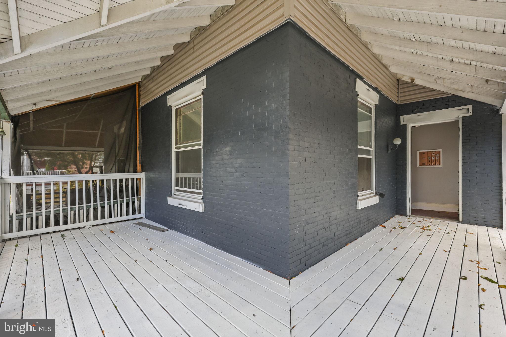 37 E STRATFORD AVENUE