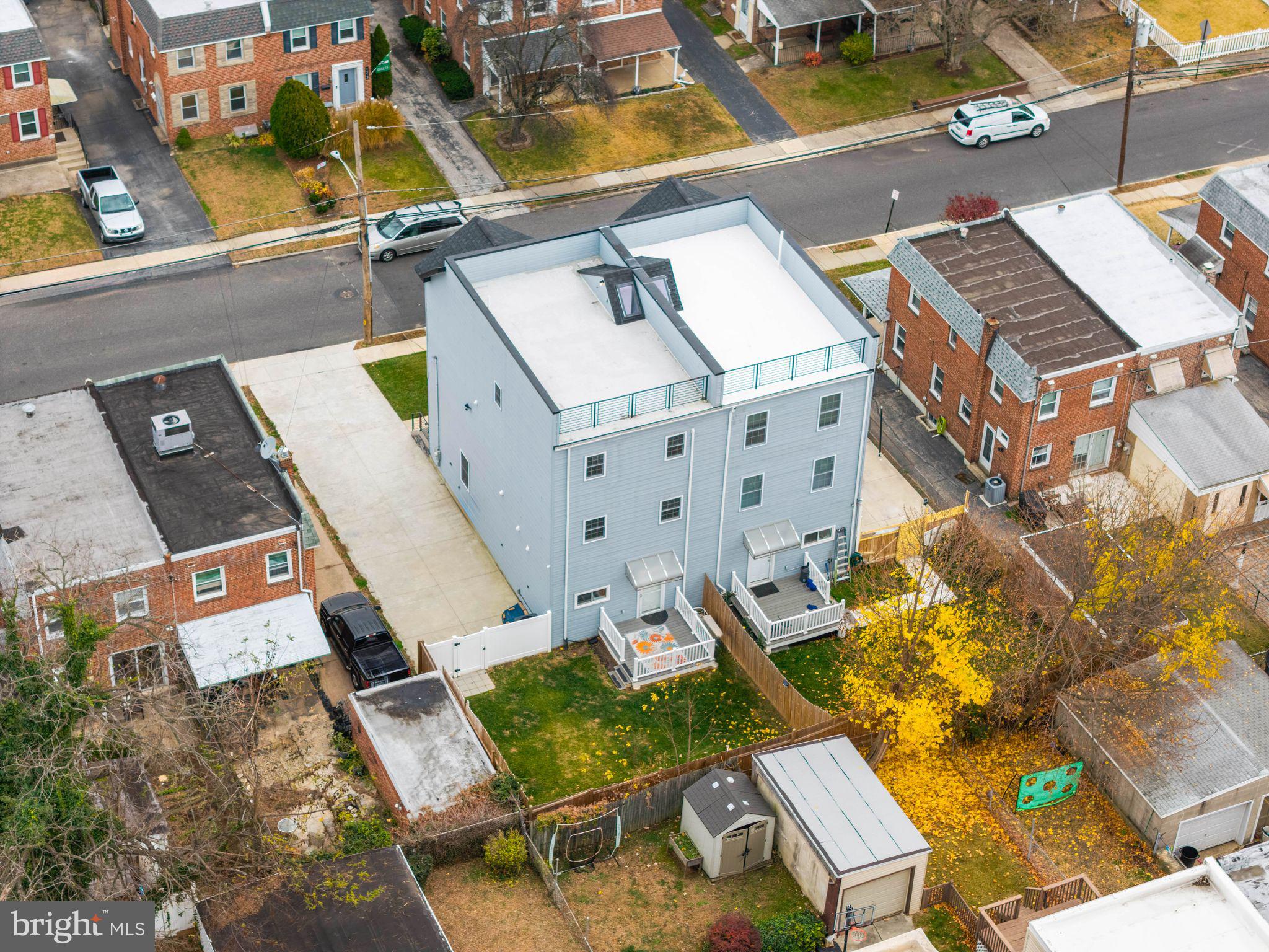 1214 ROOSEVELT DRIVE