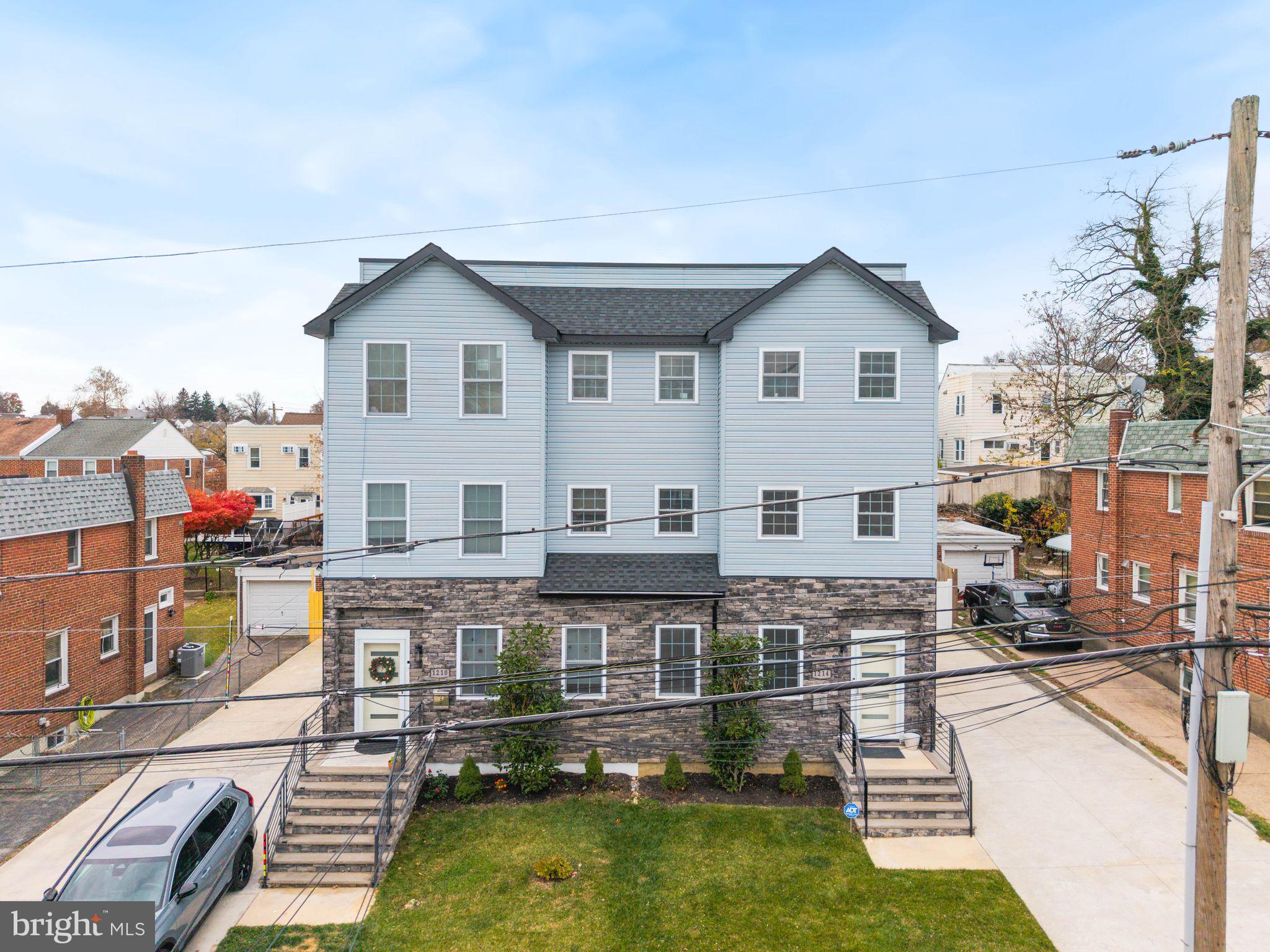 1214 ROOSEVELT DRIVE