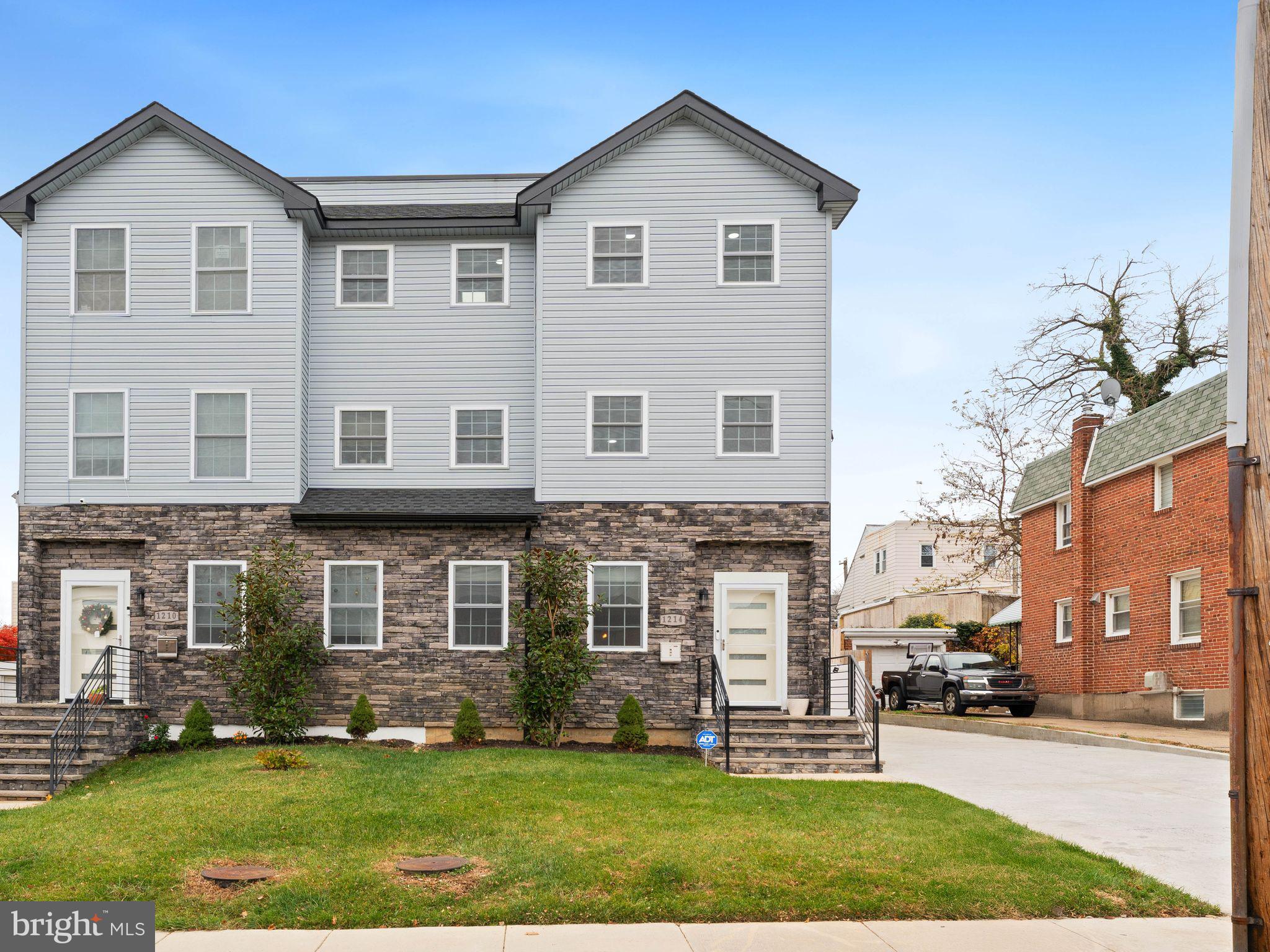 1214 ROOSEVELT DRIVE