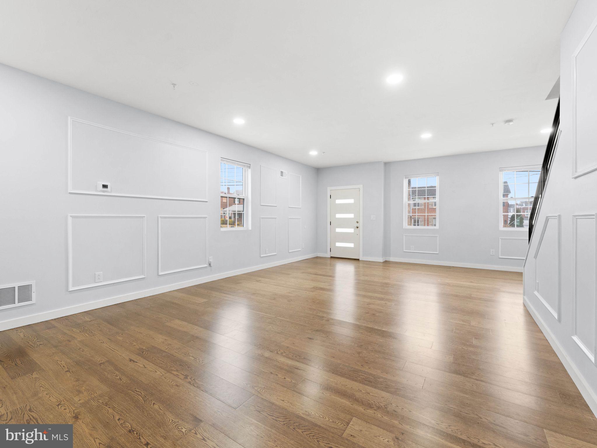 1214 ROOSEVELT DRIVE