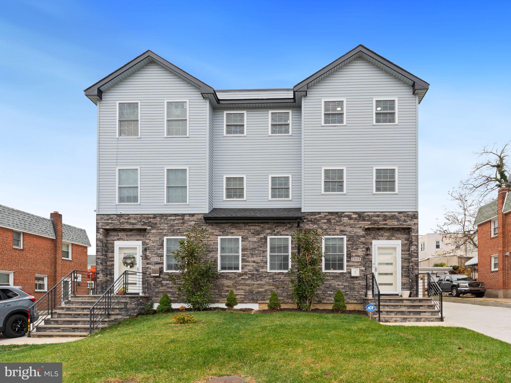 1214 ROOSEVELT DRIVE