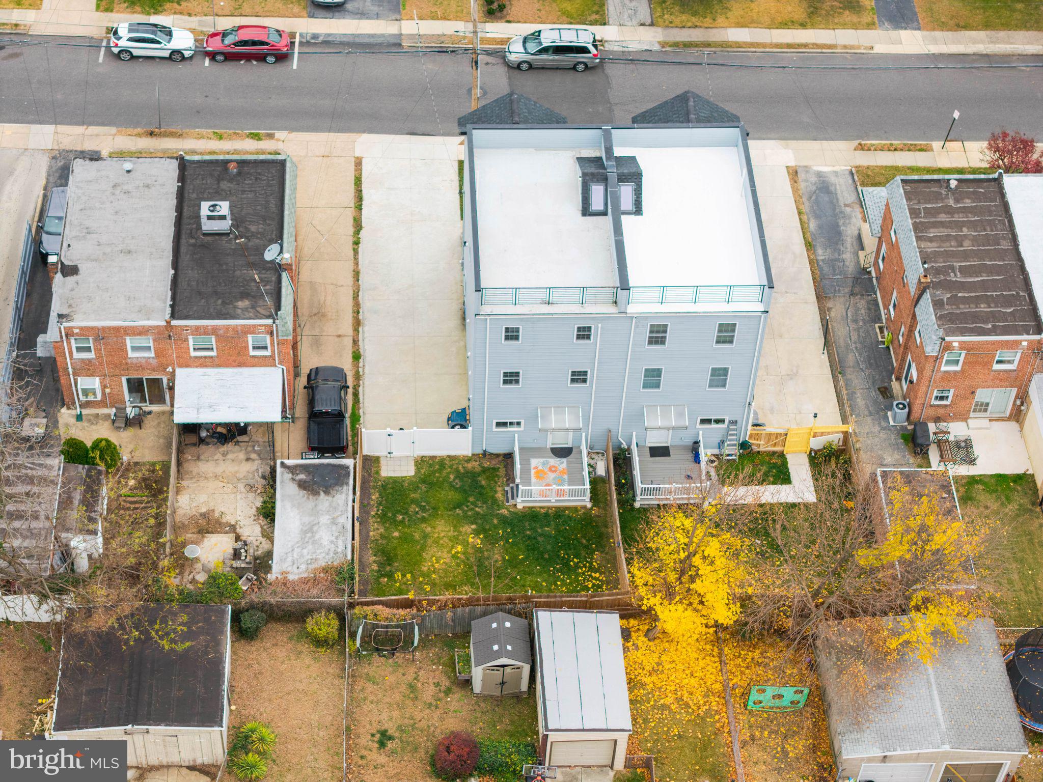 1214 ROOSEVELT DRIVE