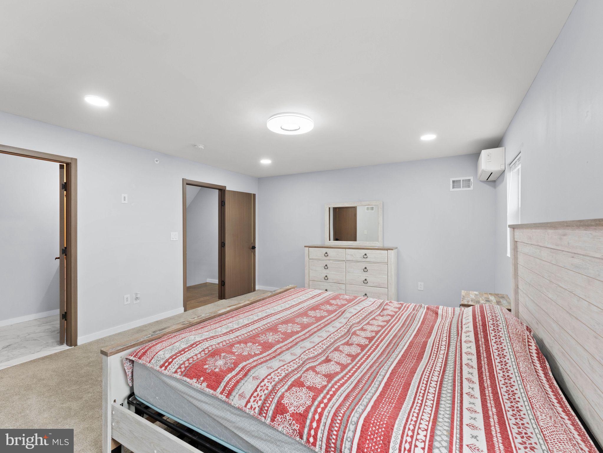 1214 ROOSEVELT DRIVE