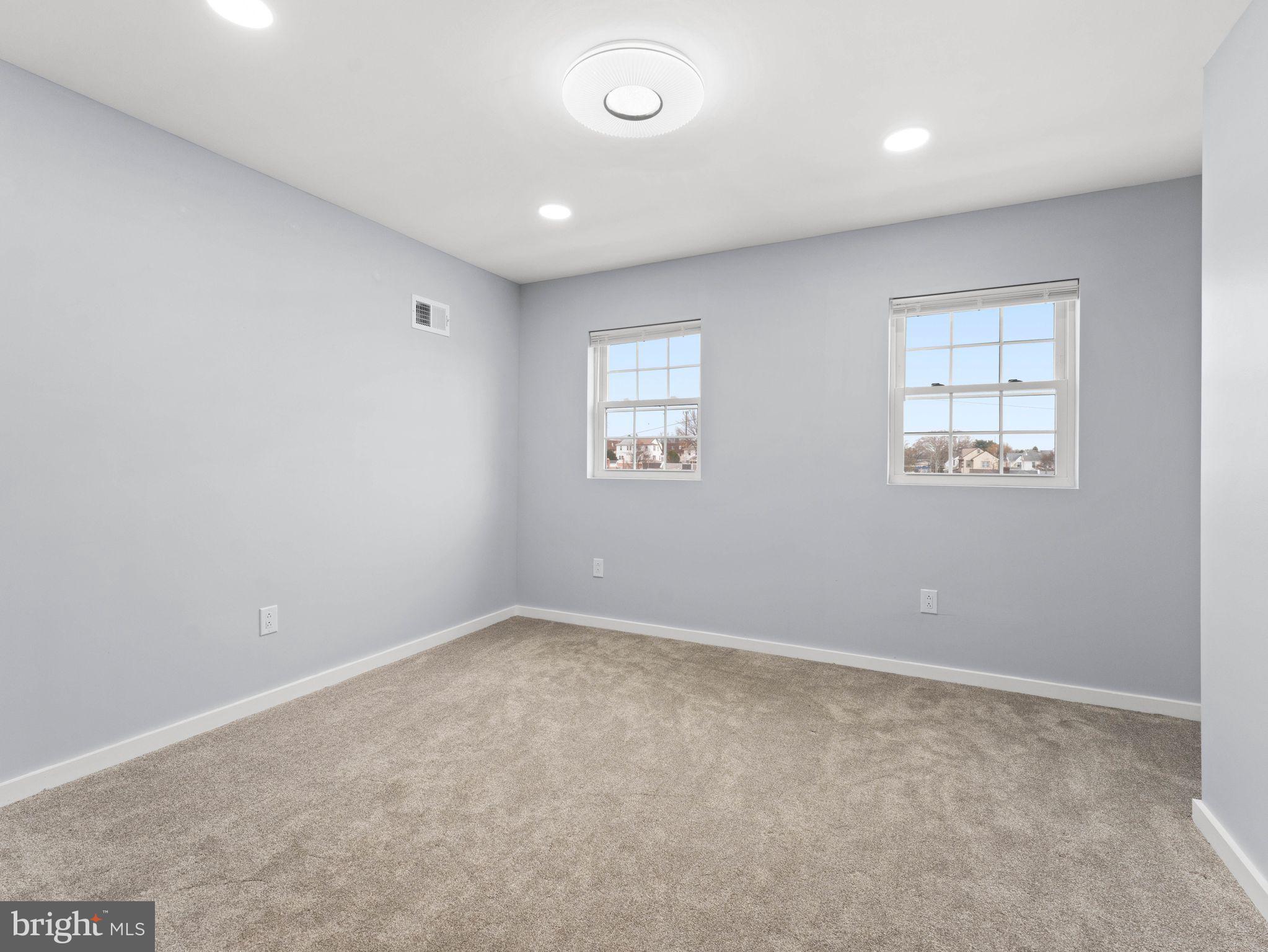 1214 ROOSEVELT DRIVE