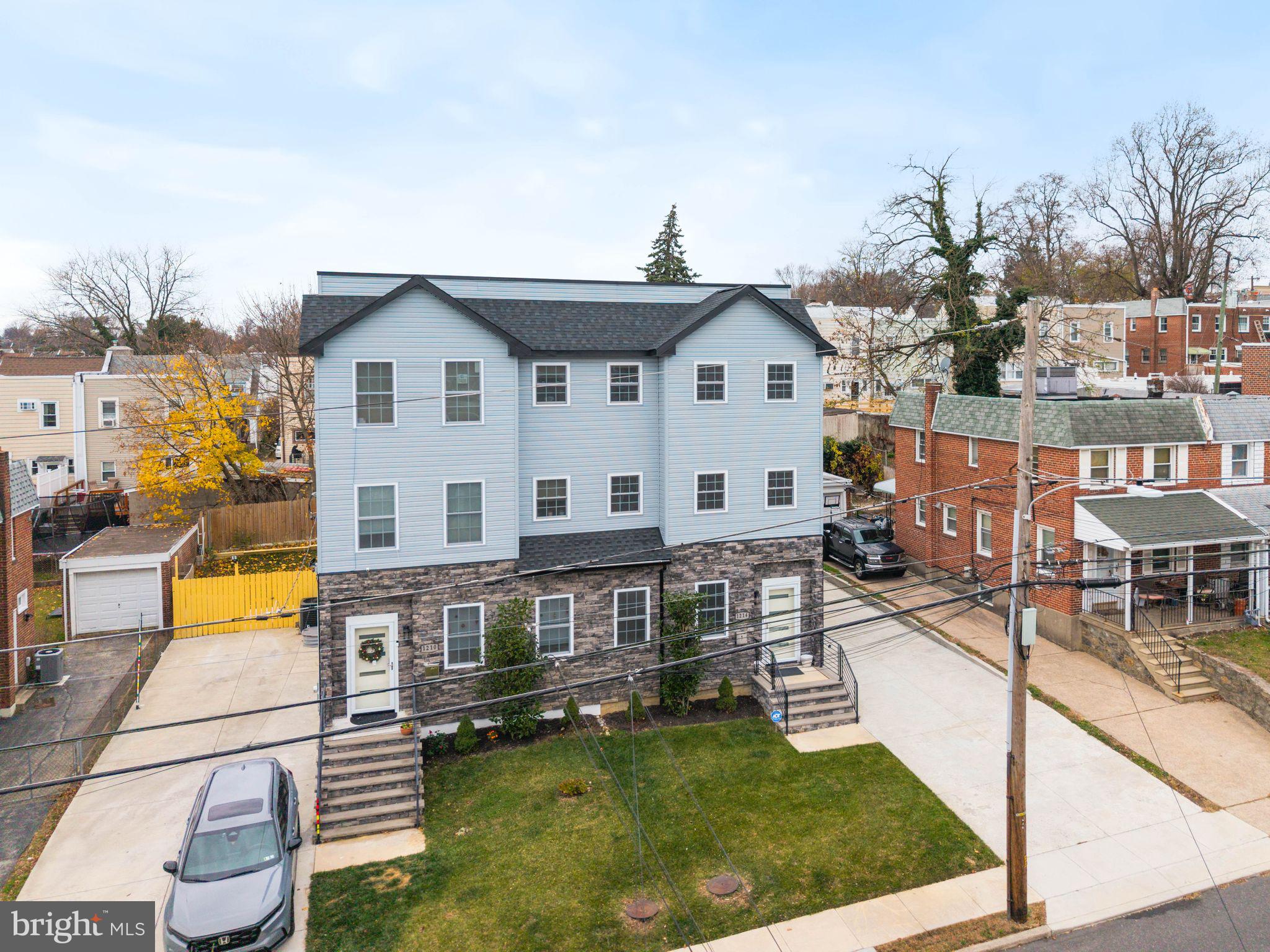 1214 ROOSEVELT DRIVE