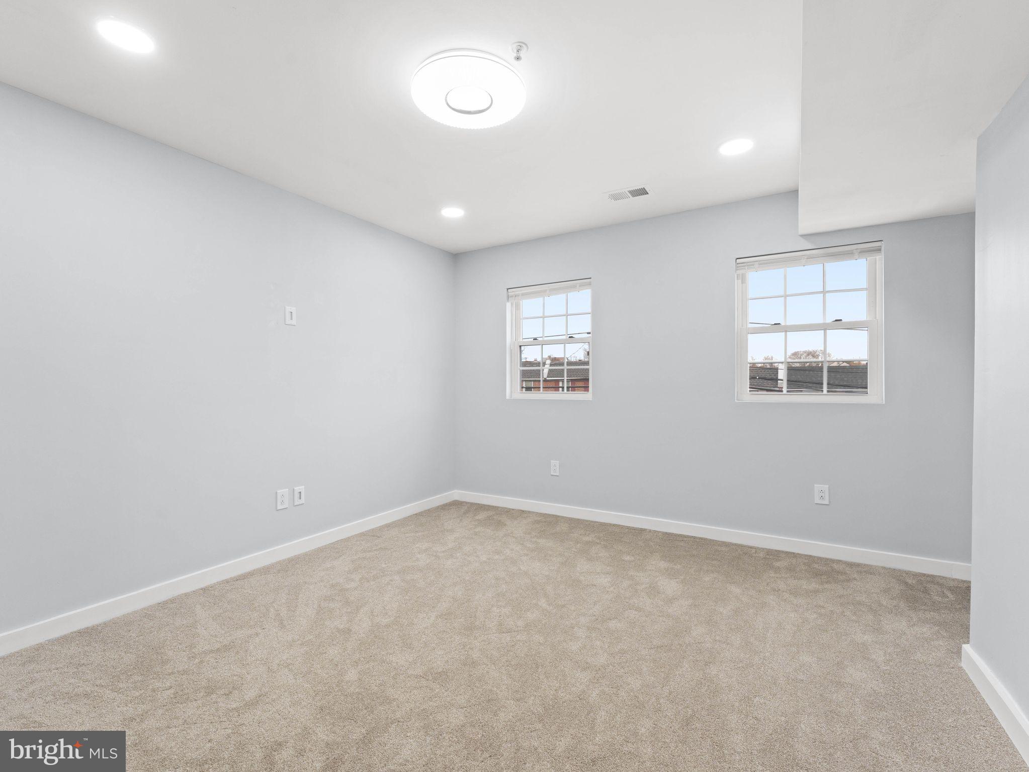 1214 ROOSEVELT DRIVE