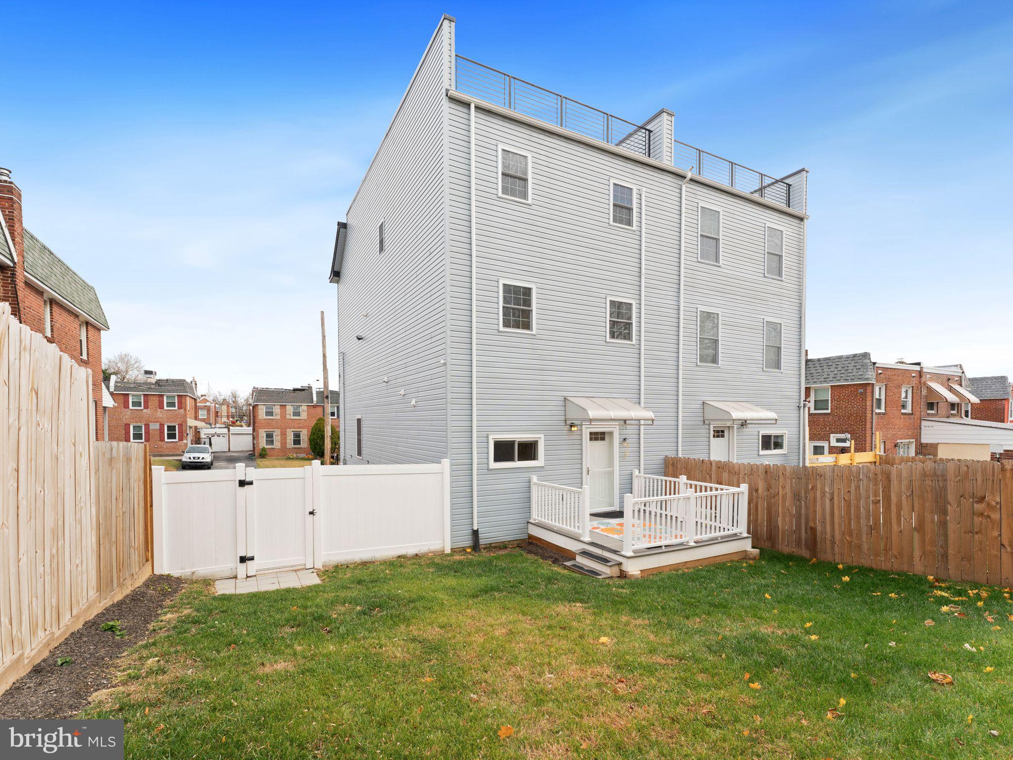 1214 ROOSEVELT DRIVE