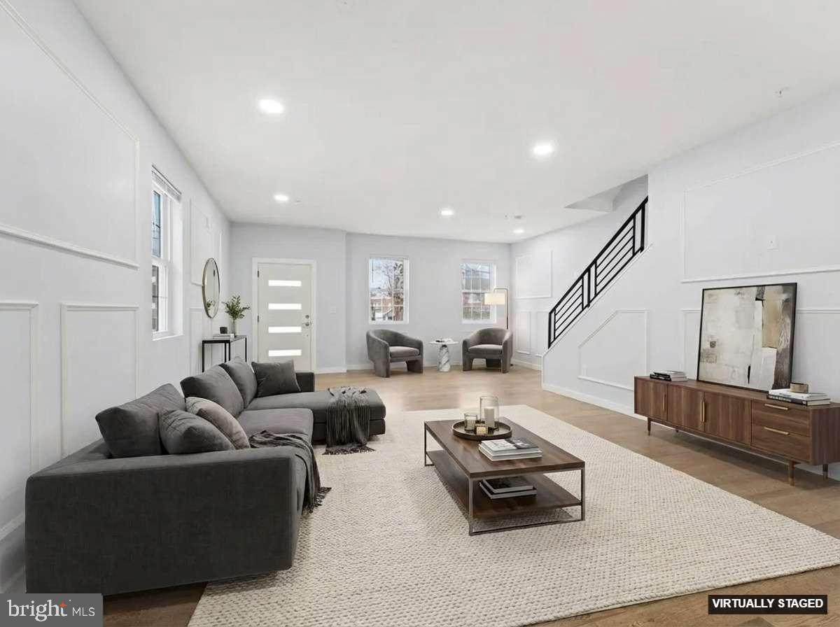 1214 ROOSEVELT DRIVE