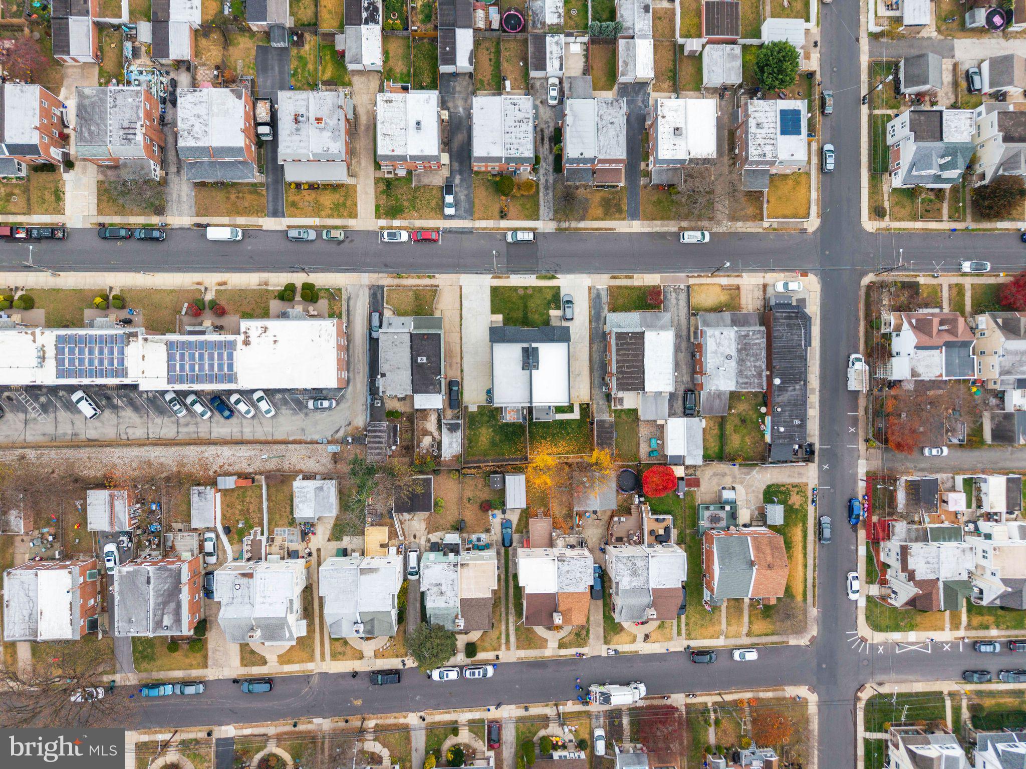 1214 ROOSEVELT DRIVE