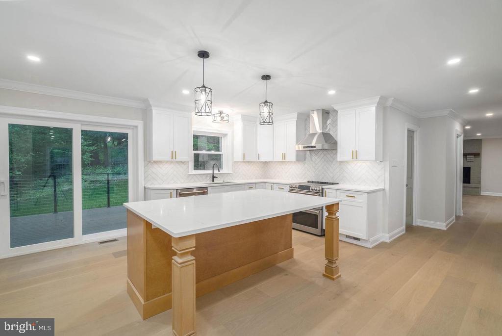 306 SANDCASTLE LANE