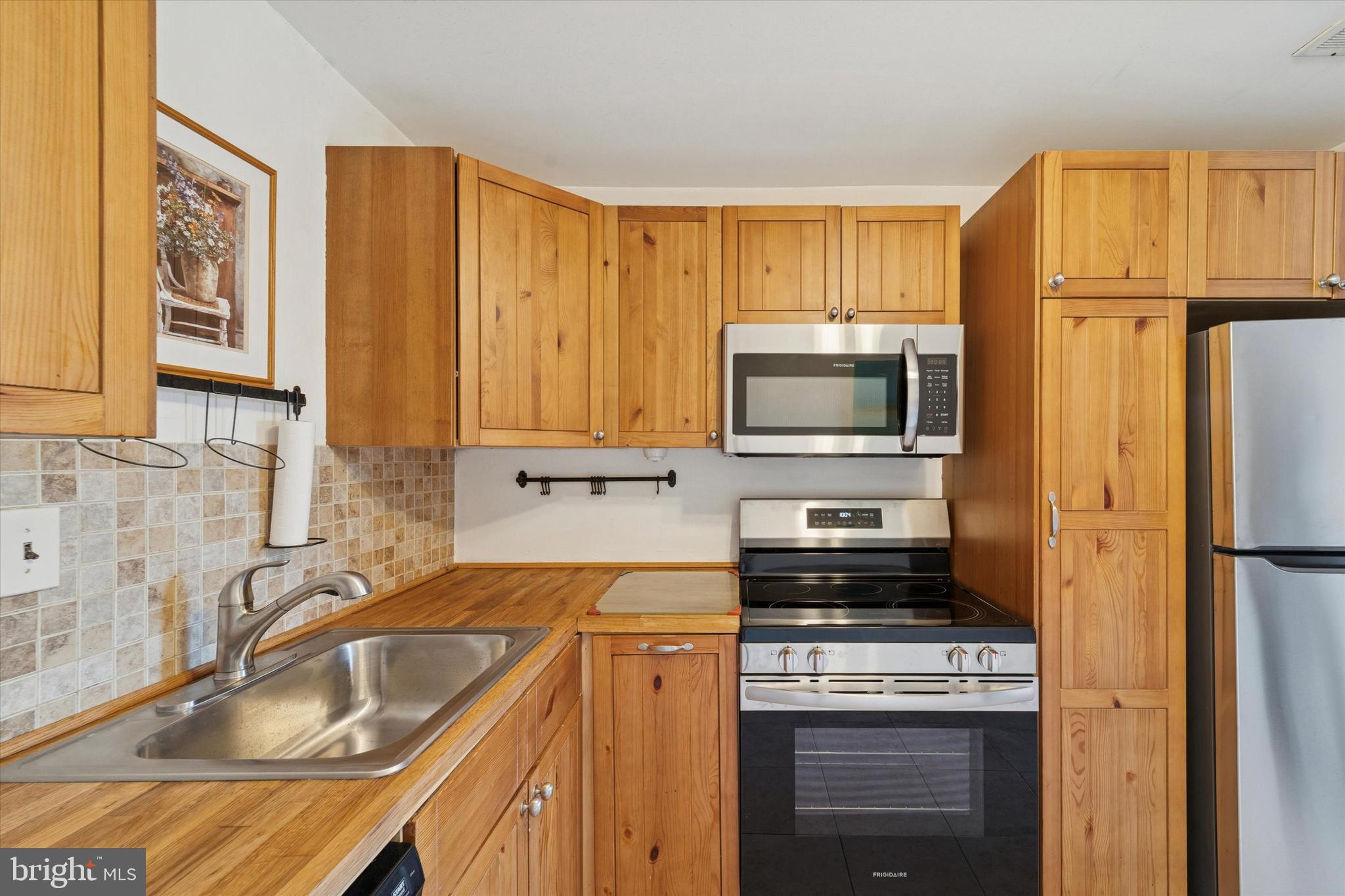 501 N PROVIDENCE ROAD 411