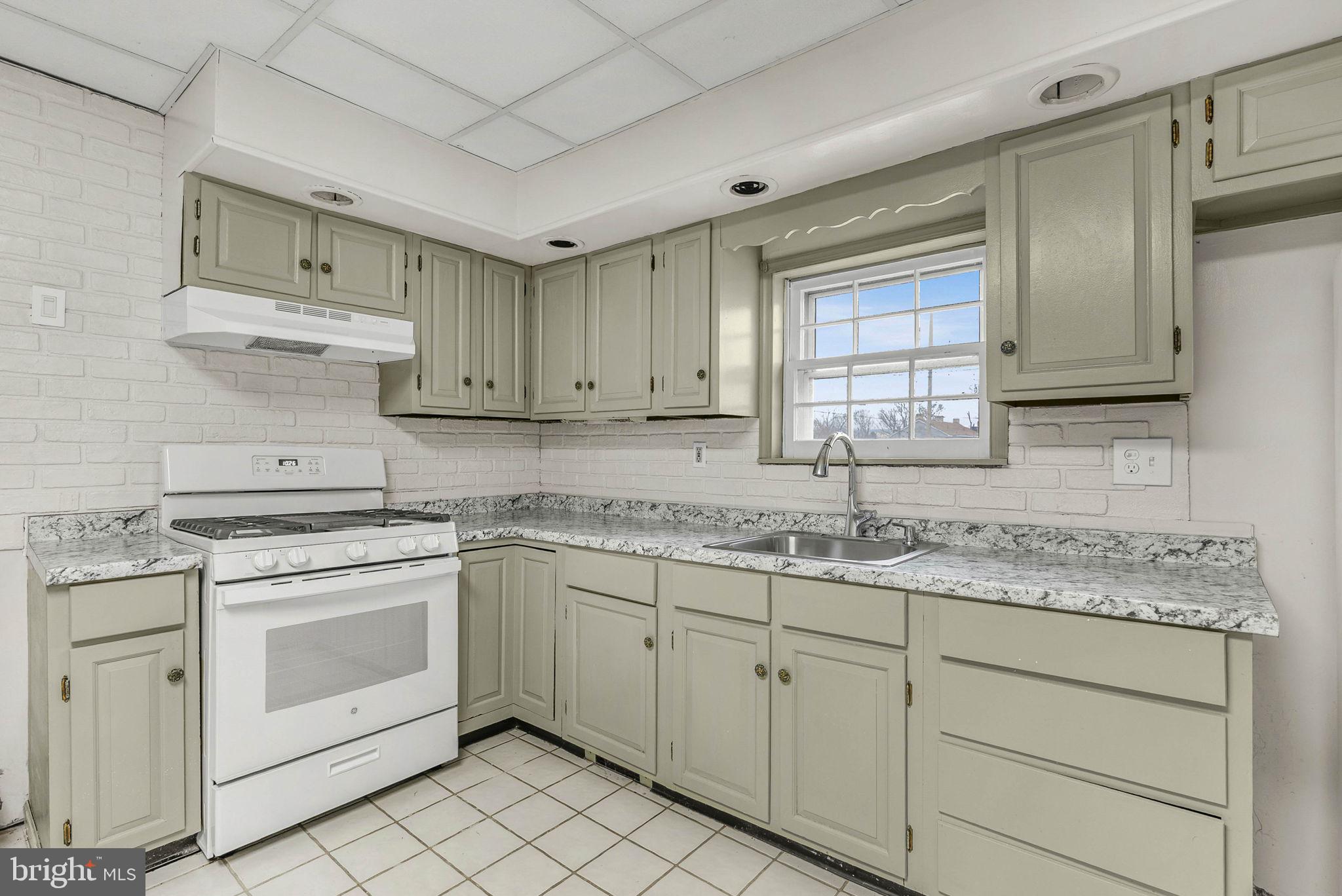 300 E BALTIMORE AVENUE