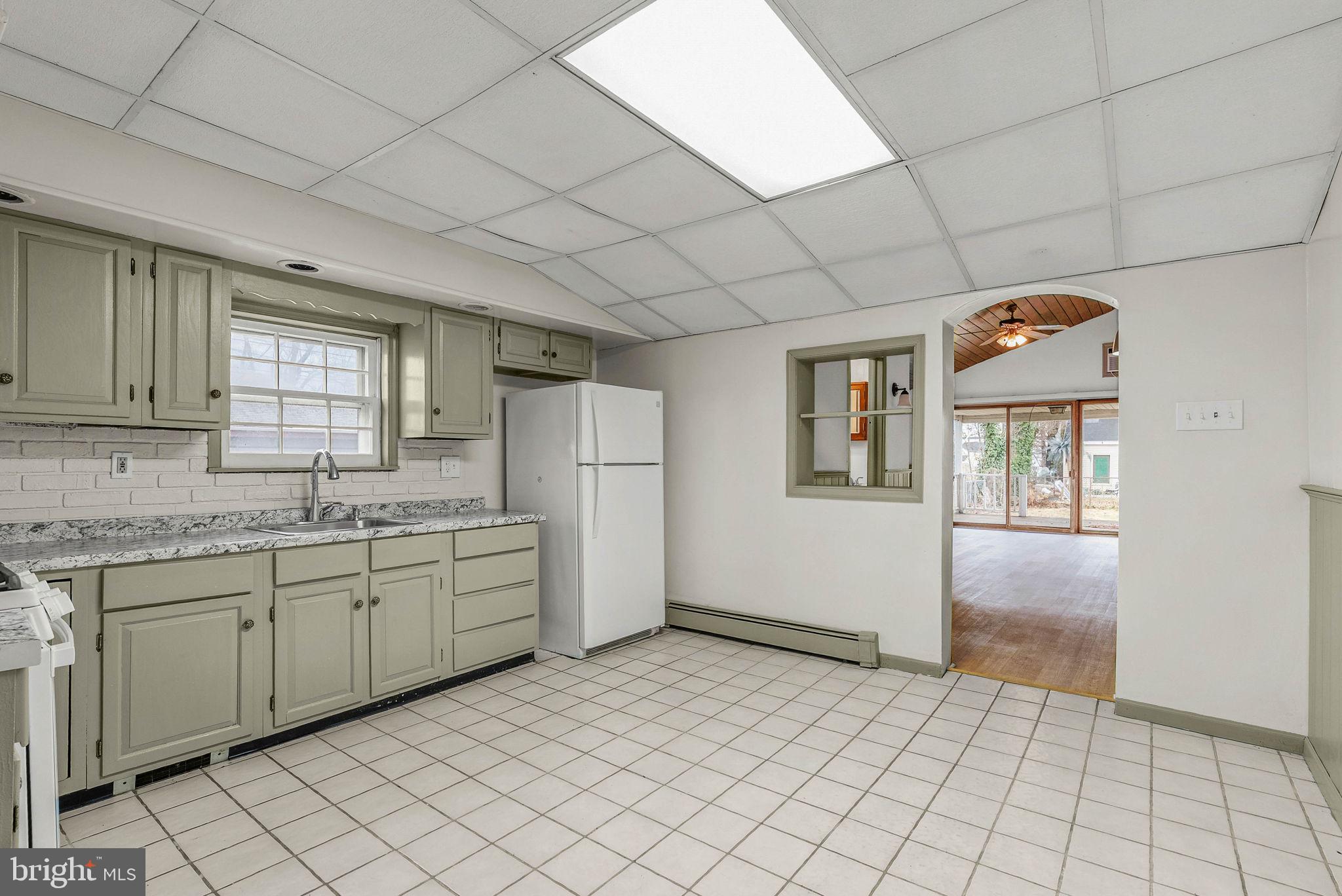 300 E BALTIMORE AVENUE