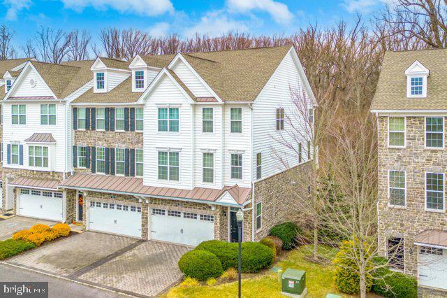 309 CORVUS CIRCLE