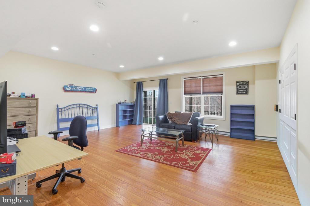 309 CORVUS CIRCLE
