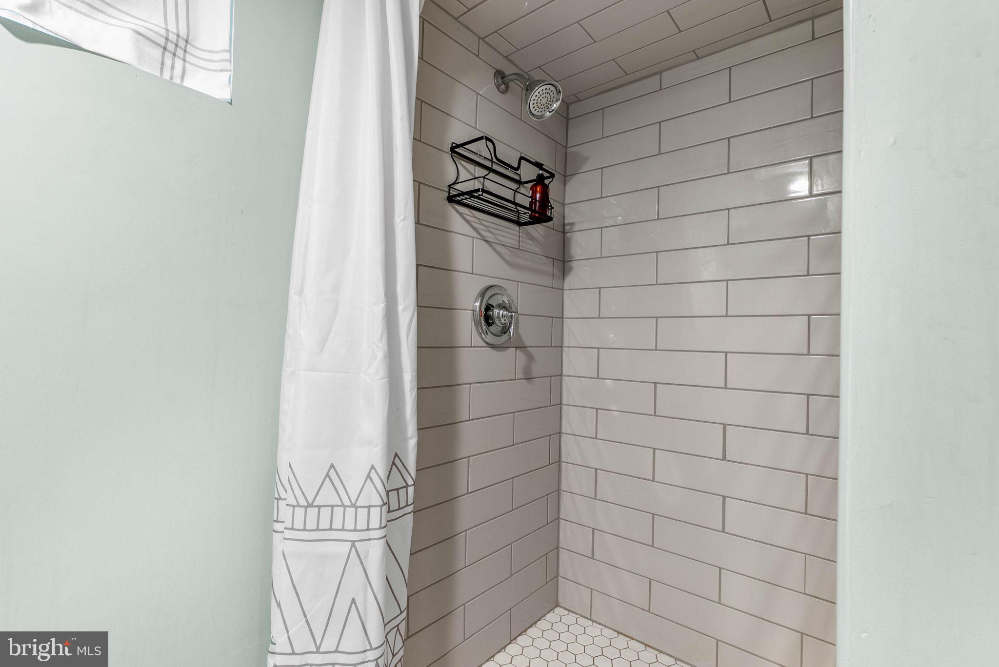 637 COUNTRY CLUB LANE