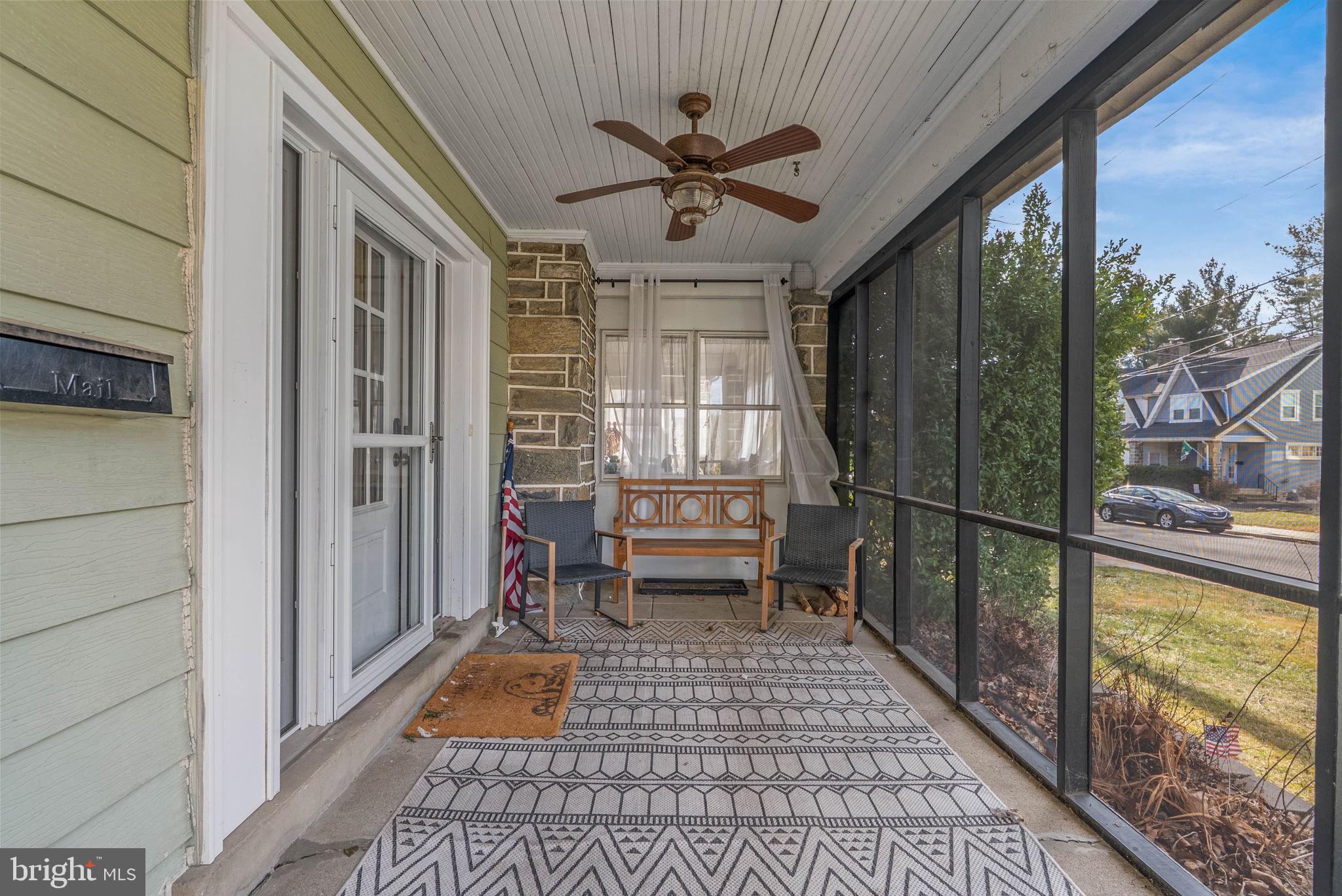 637 COUNTRY CLUB LANE