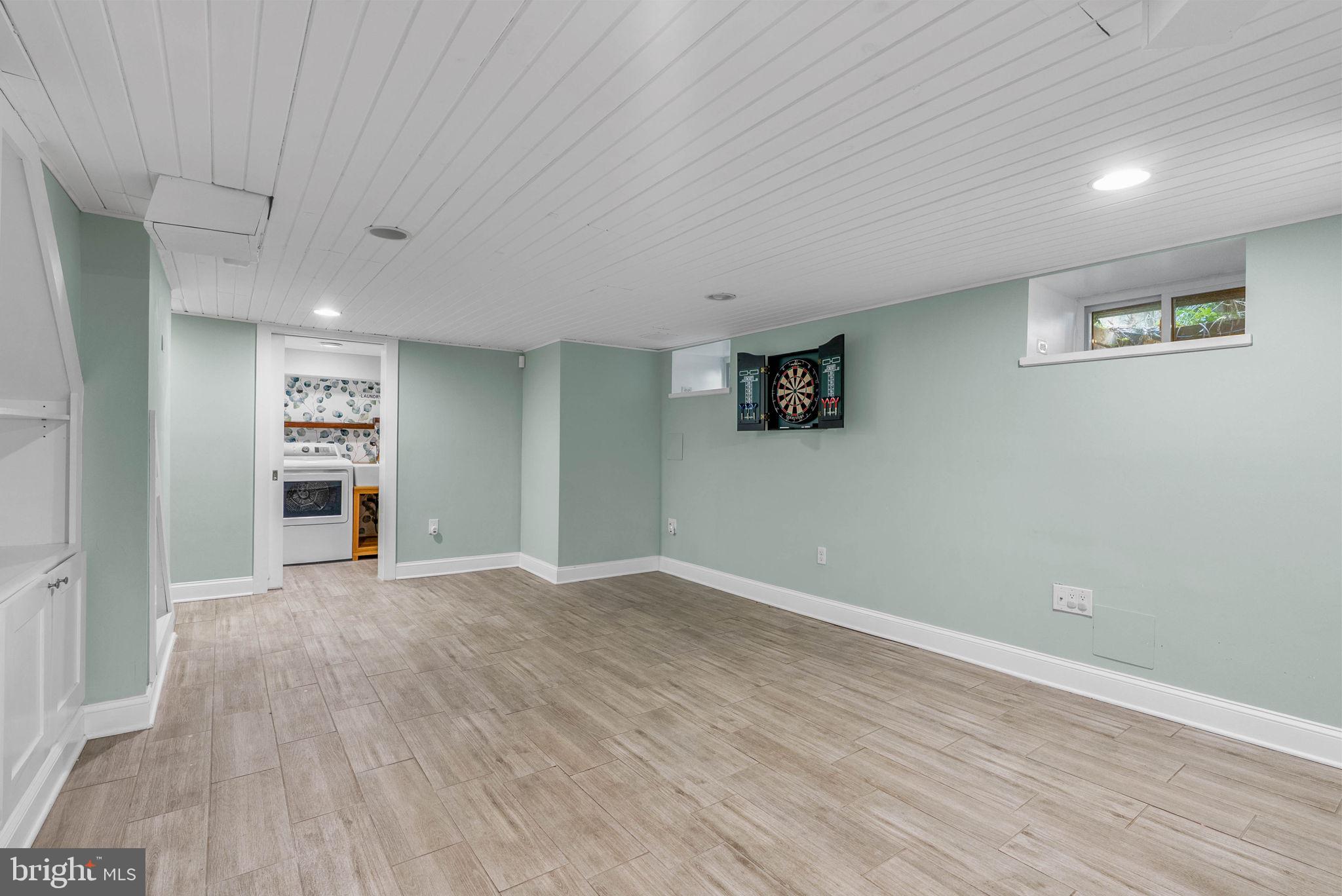 637 COUNTRY CLUB LANE