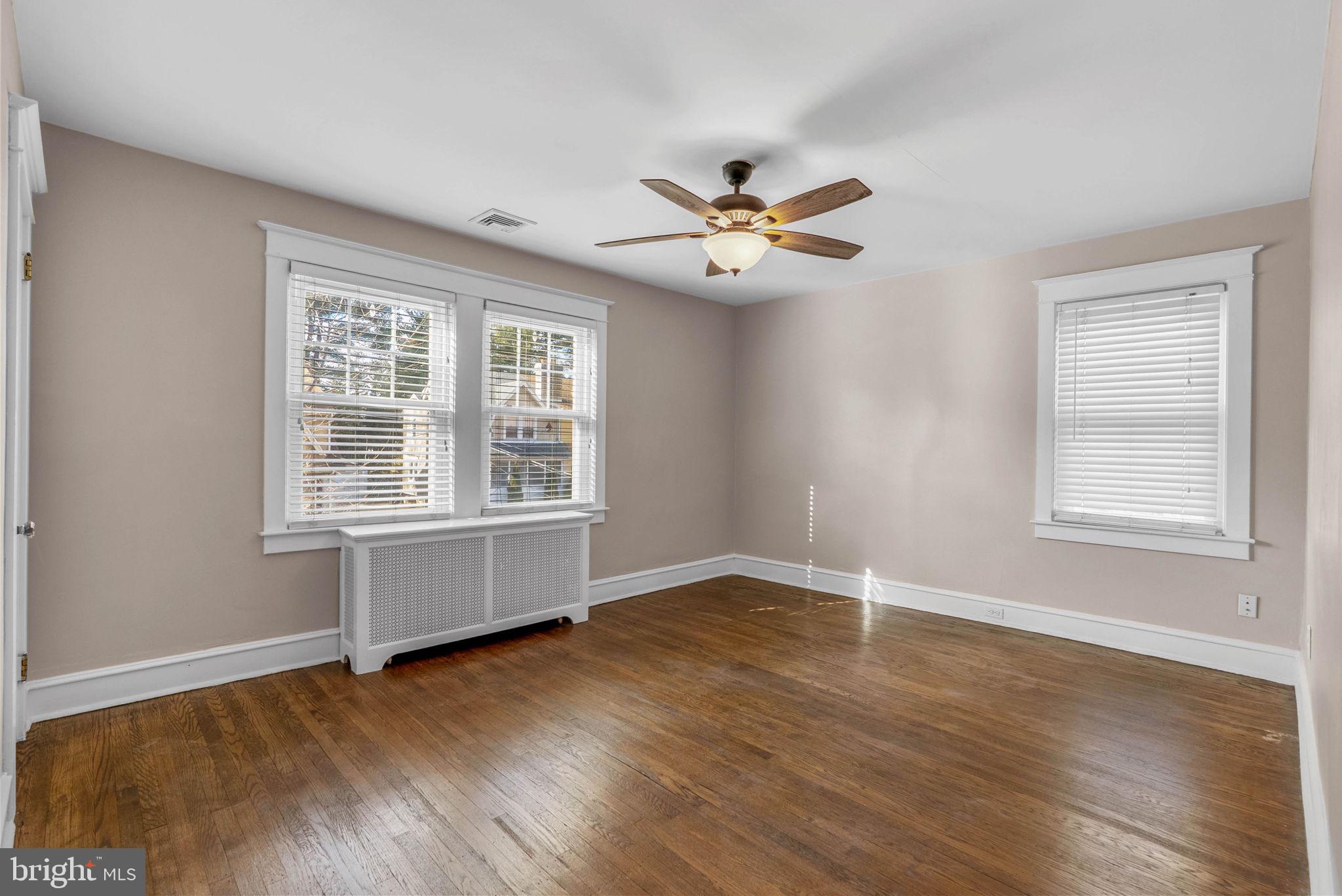 637 COUNTRY CLUB LANE