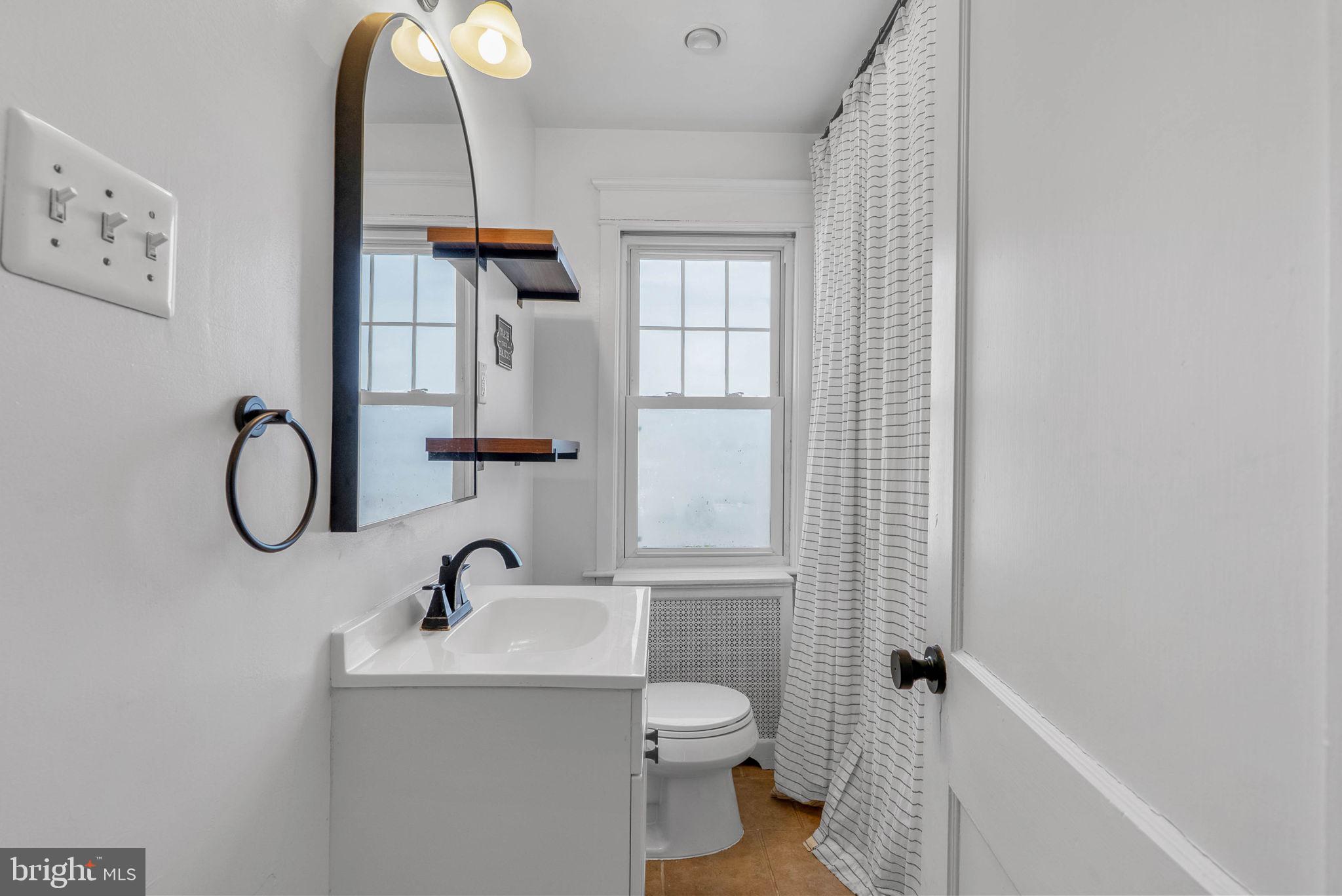 637 COUNTRY CLUB LANE