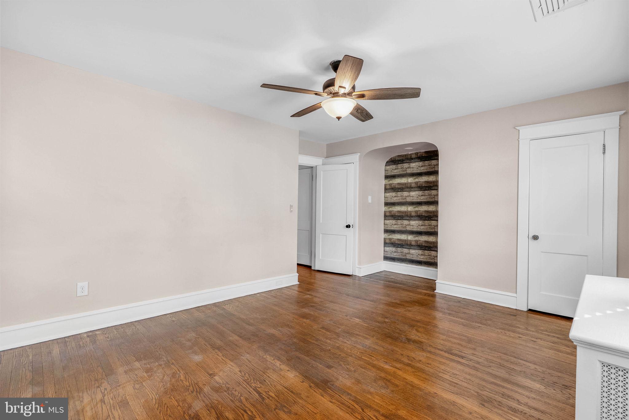 637 COUNTRY CLUB LANE