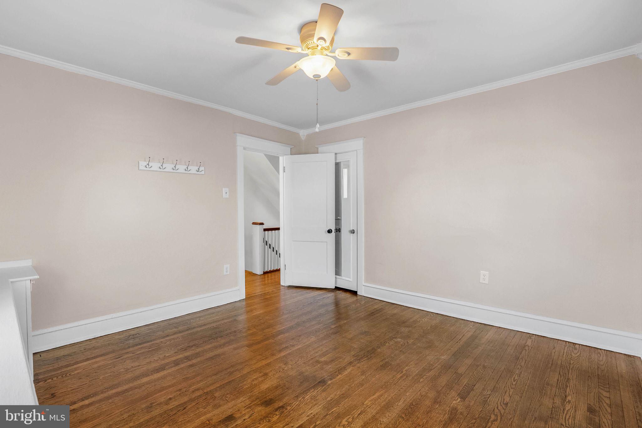 637 COUNTRY CLUB LANE