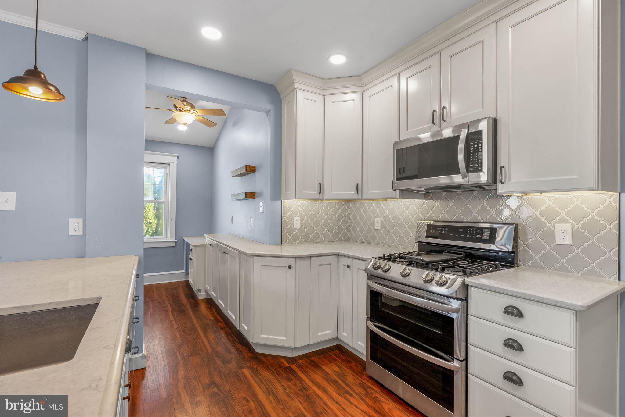 637 COUNTRY CLUB LANE