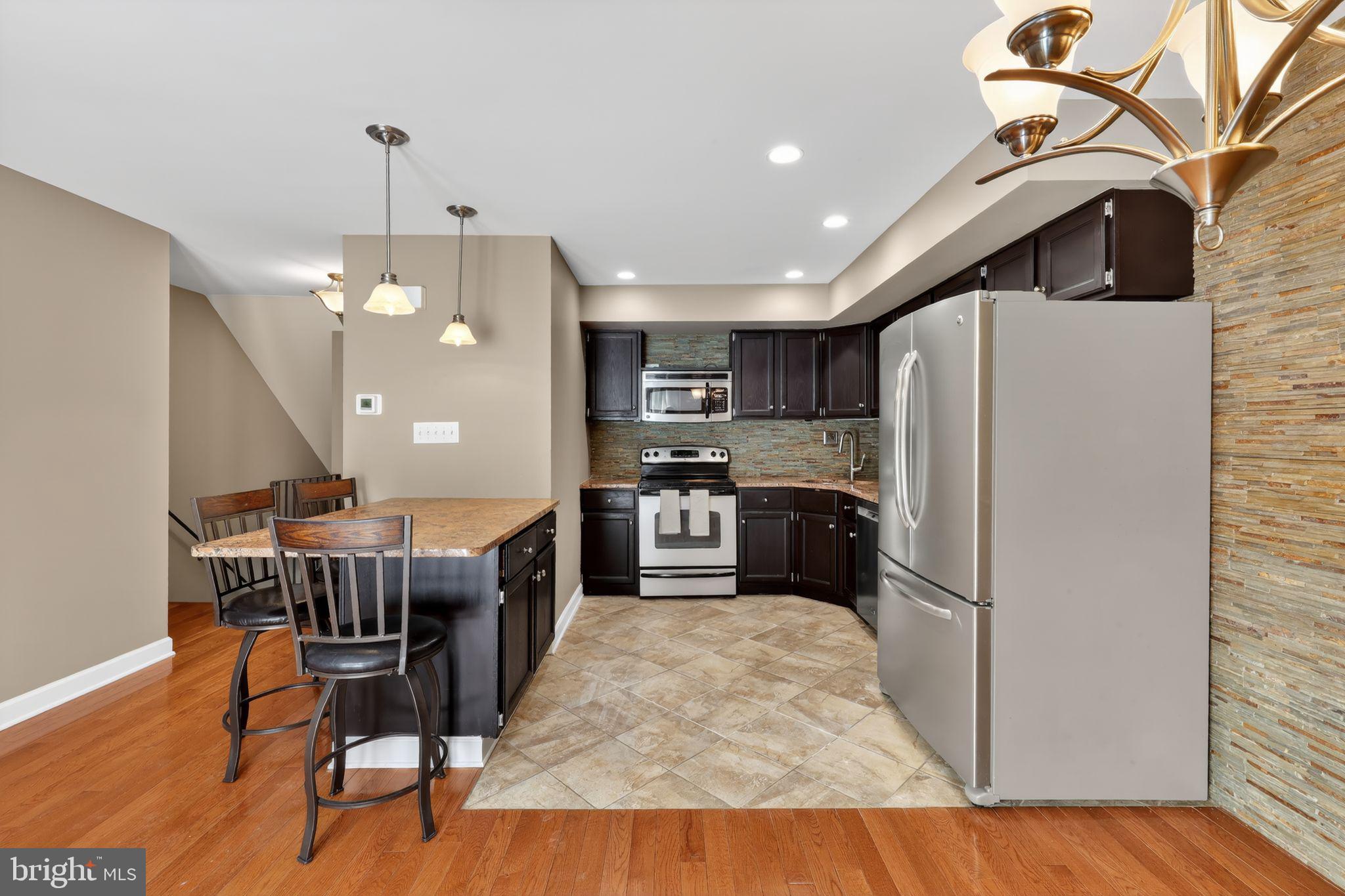 4503 FOX POINTE COURT 4503