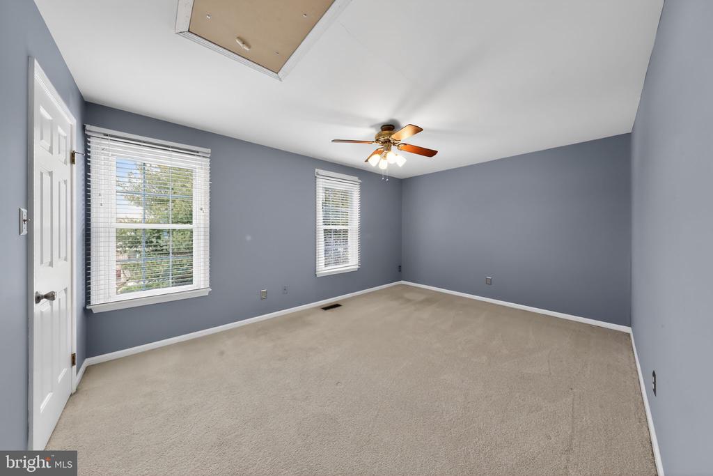 4503 FOX POINTE COURT 4503