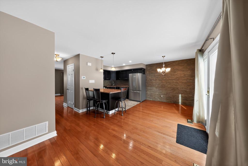 4503 FOX POINTE COURT 4503