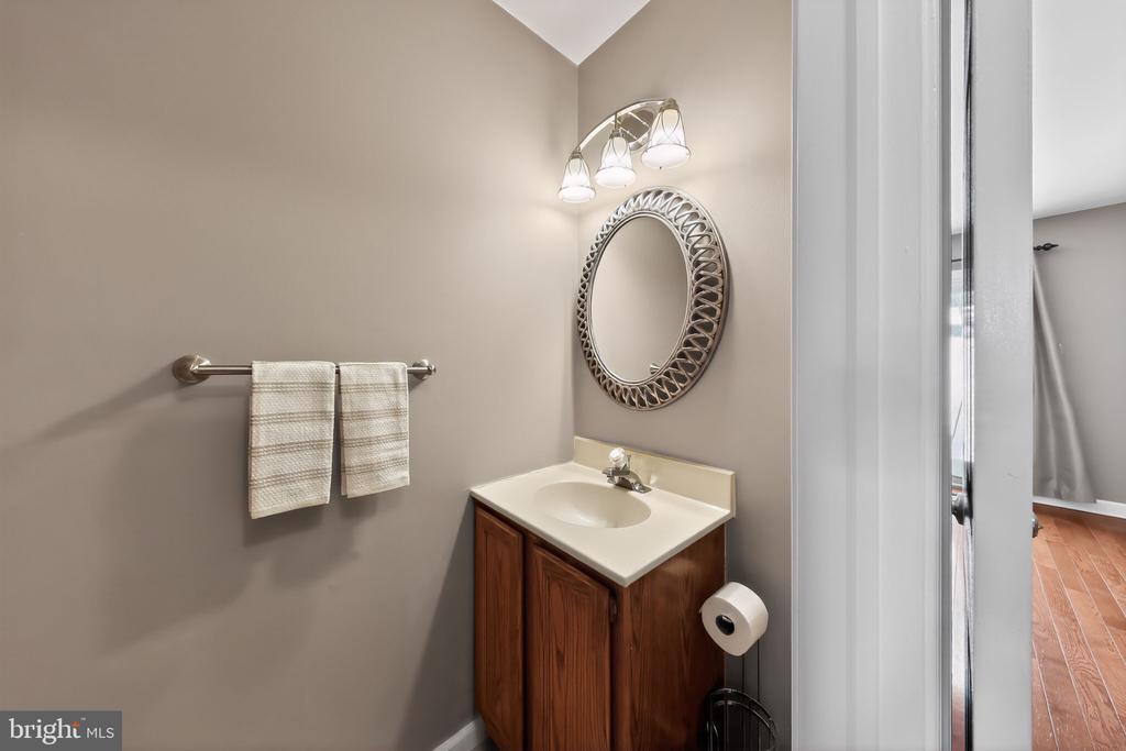 4503 FOX POINTE COURT 4503