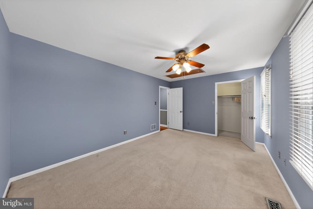 4503 FOX POINTE COURT 4503