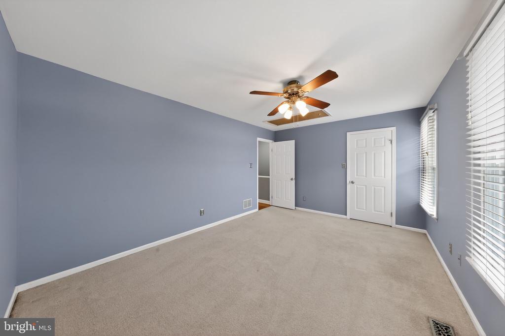 4503 FOX POINTE COURT 4503