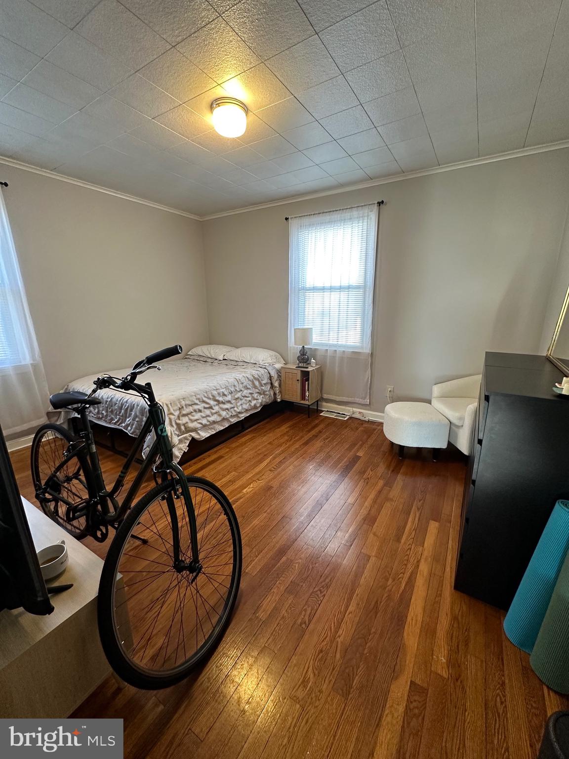 221 W CHESTER PIKE B