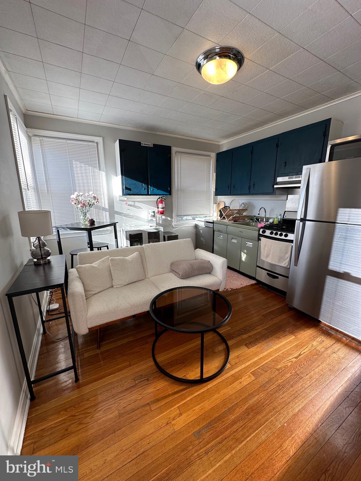 221 W CHESTER PIKE B