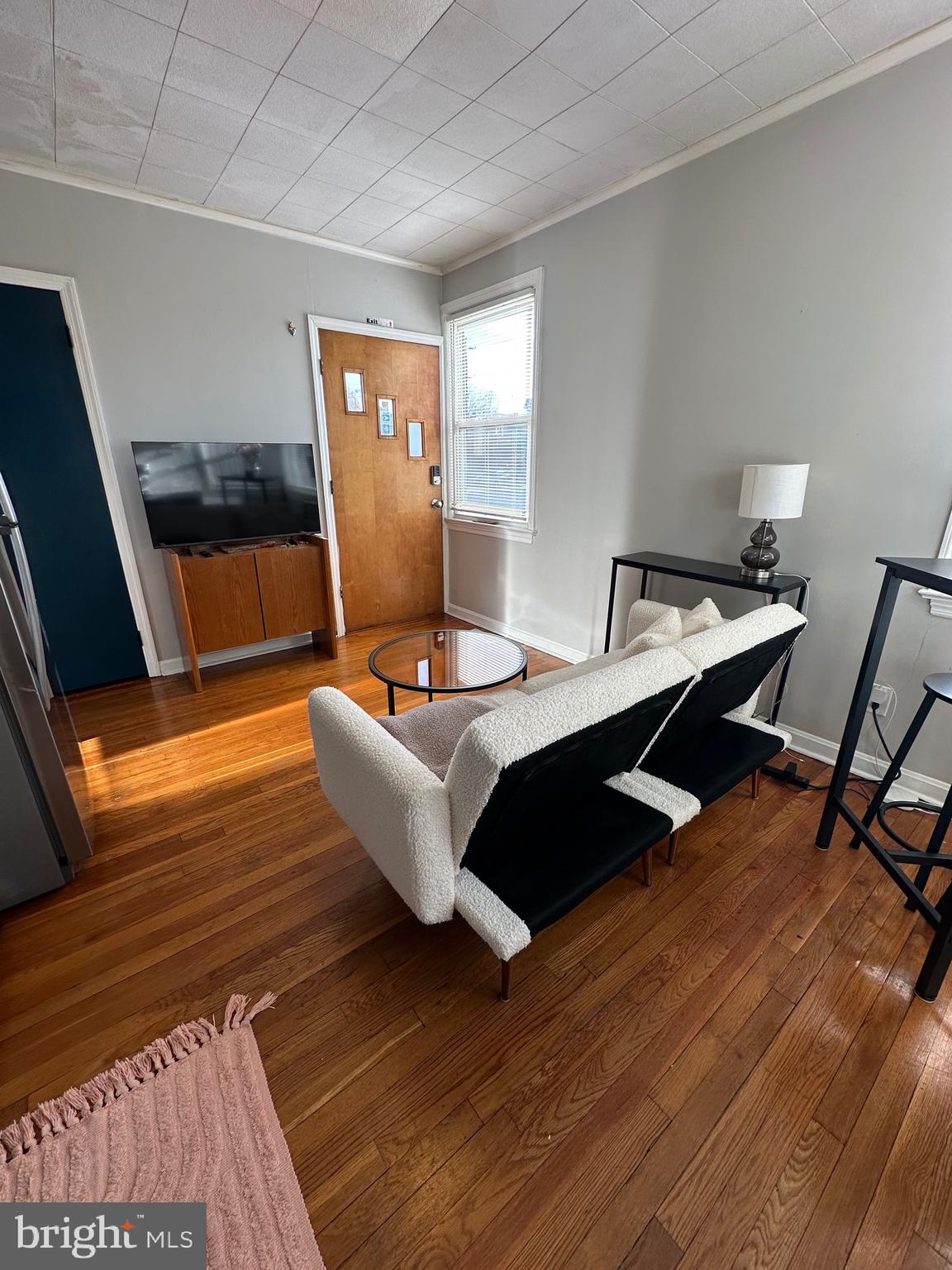 221 W CHESTER PIKE B