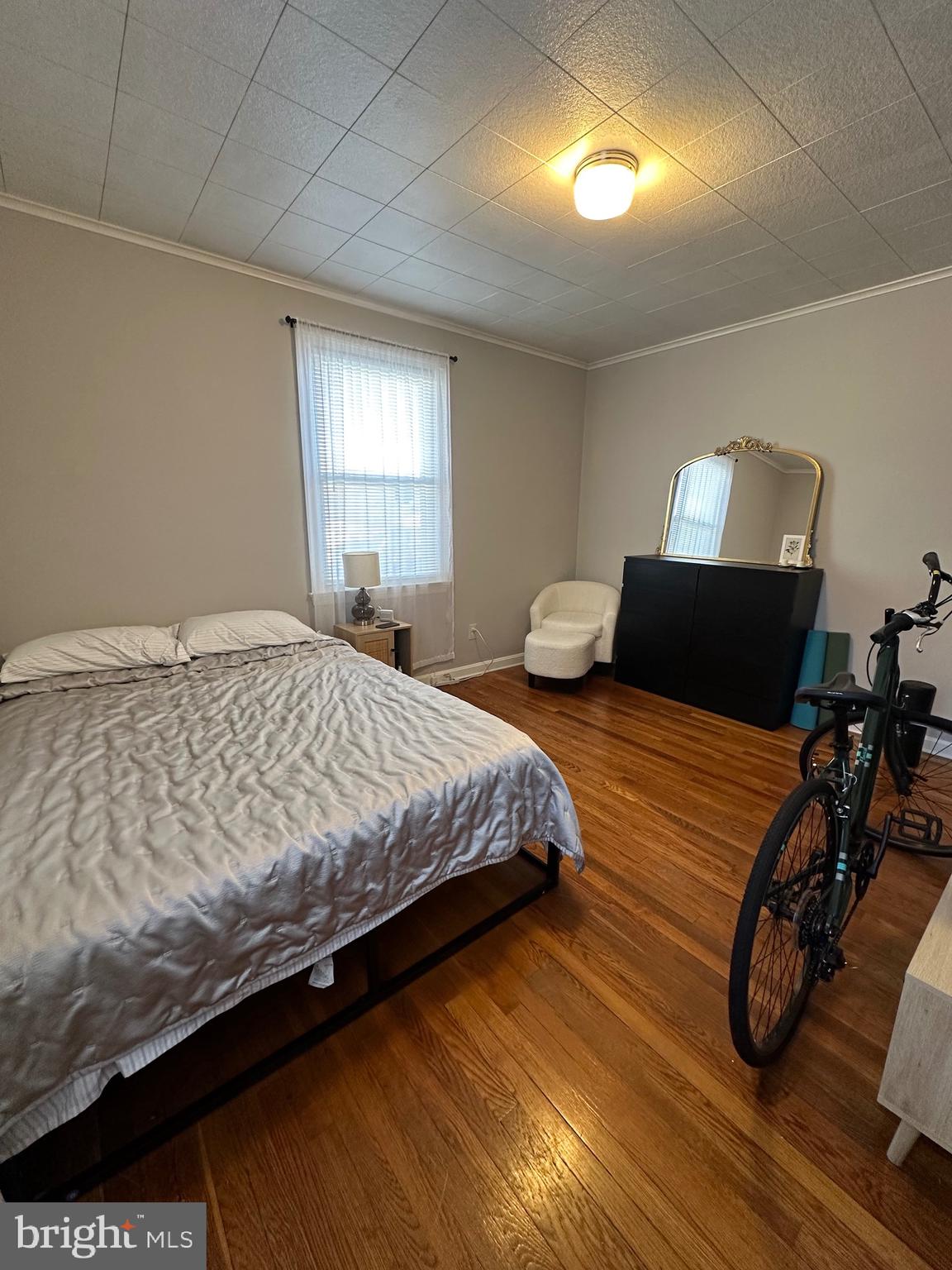 221 W CHESTER PIKE B