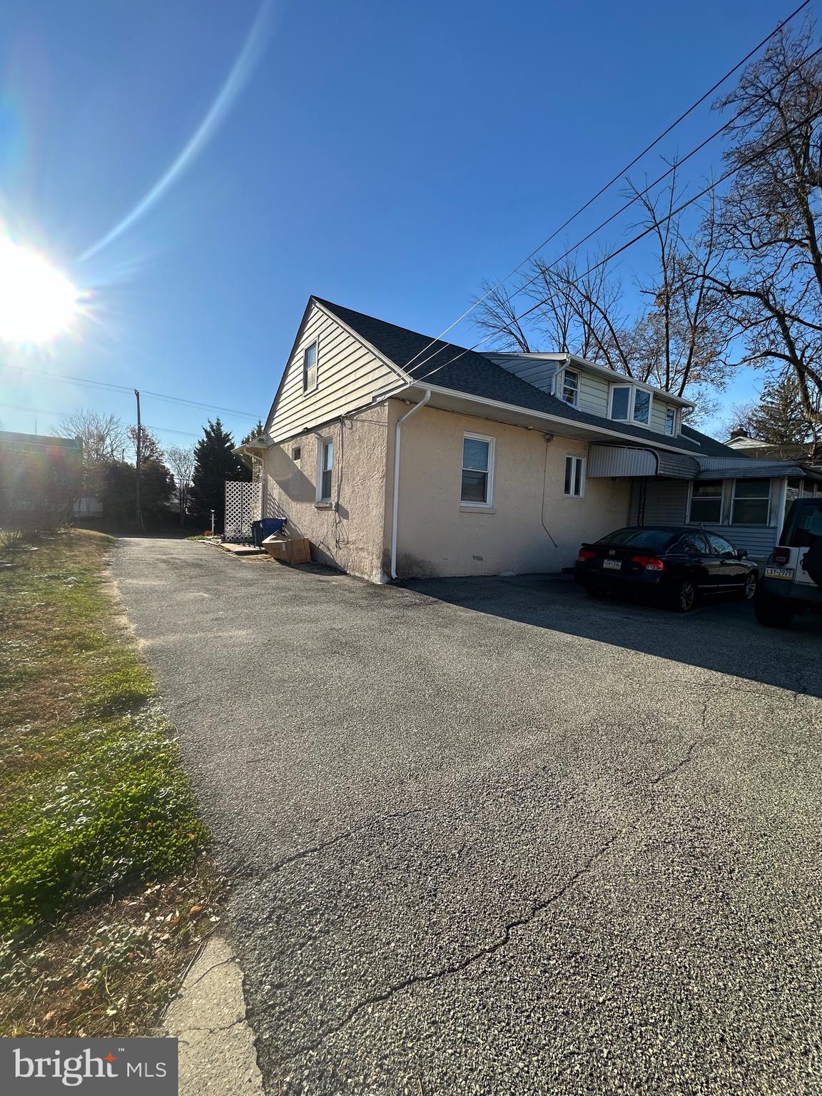 221 W CHESTER PIKE B