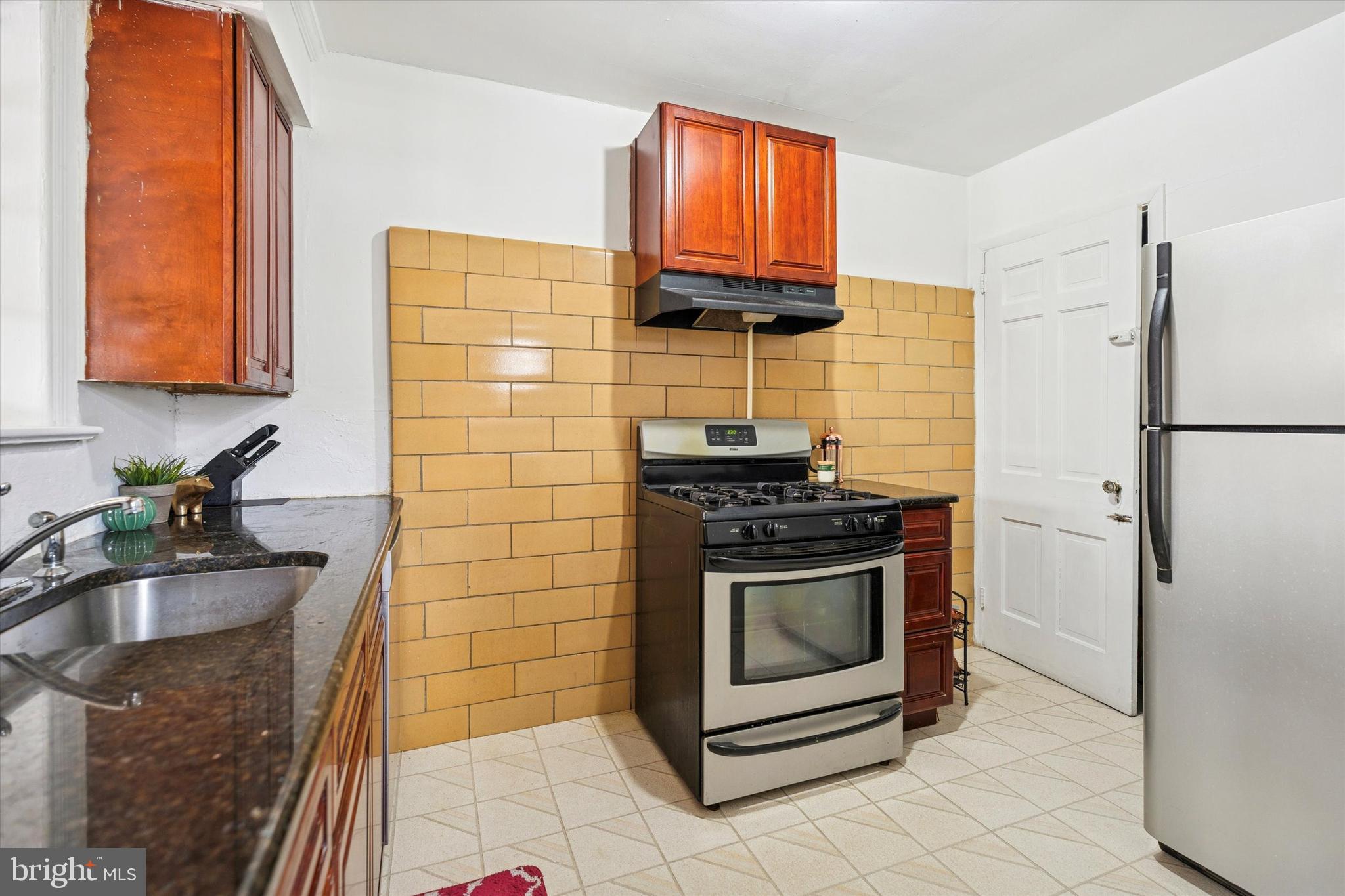 7800 BEVERLY BOULEVARD